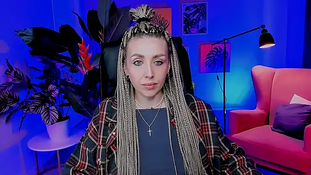 MonicaRiley online show from May 4, 9:13 am