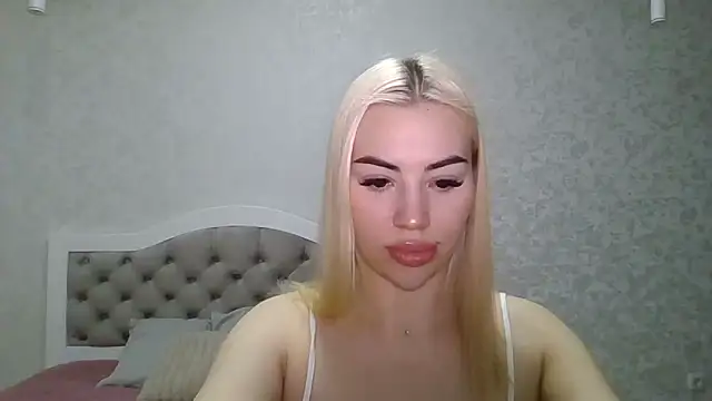 lola go online show from March 15, 6:54 pm