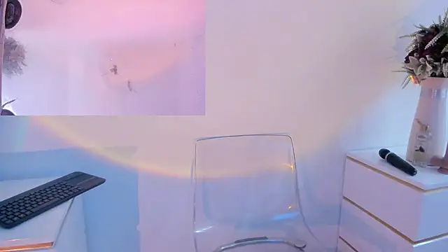 chloe larson online show from May 3, 11:57 am