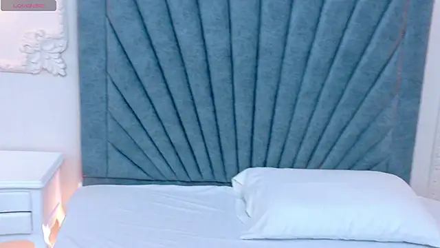 Leandra-Johnson online show from June 19, 1:47 pm