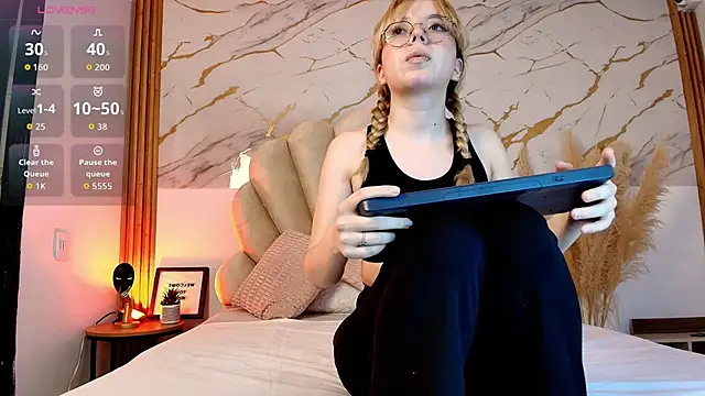 KyliaKath online show from March 12, 7:38 pm