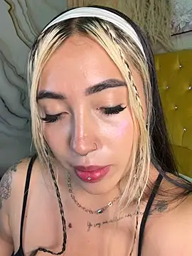 ManuelaVeeleez online show from July 29, 7:08 am