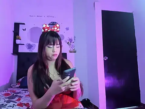 Cherrybustyx19 online show from March 16, 1:37 pm