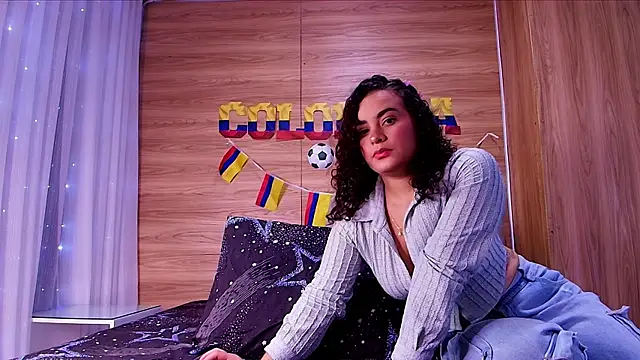 kiara lp online show from June 23, 3:04 am