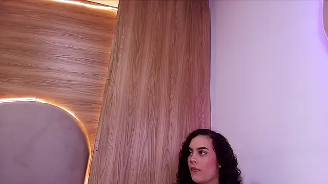 kiara lp online show from March 6, 4:51 am