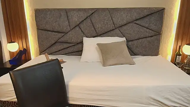 Agata thompson online show from March 17, 8:24 pm