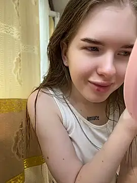 KayShaw online show from July 28, 2:31 am