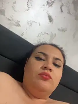 julietalovee online show from May 8, 8:43 pm