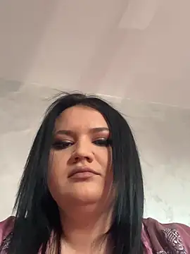 julietalovee online show from March 13, 1:56 pm