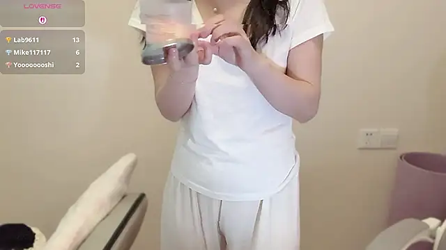 jinxiyao01 online show from June 27, 9:43 am