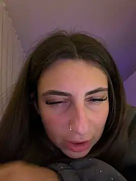 CuteJuliaa online show from March 18, 9:31 pm