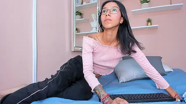 Kat 44 online show from April 28, 5:06 pm