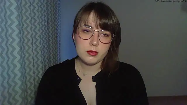 ClaraHard online show from May 4, 5:50 pm