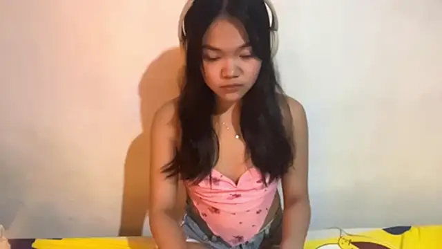 LynneCharley online show from March 12, 1:19 am