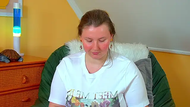 MelodyMoores online show from March 14, 6:36 am