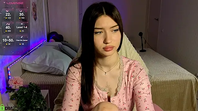 Sugar Kitten12 online show from June 14, 2:24 am