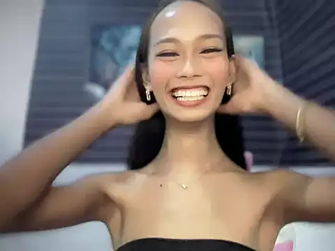 Sunkissed seductress online show from June 16, 7:15 pm