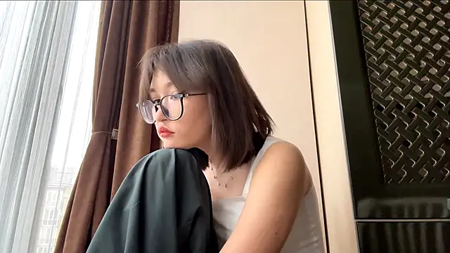 Bella Voraesynd online show from March 14, 1:01 pm