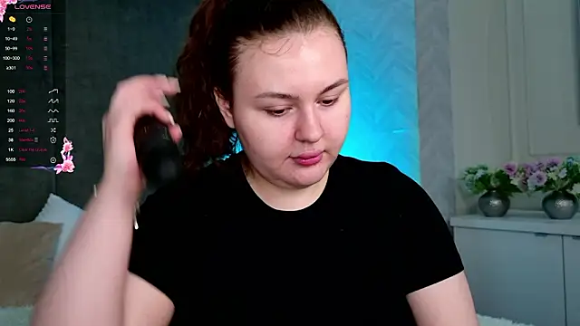 Mia Pearl online show from March 12, 8:28 am