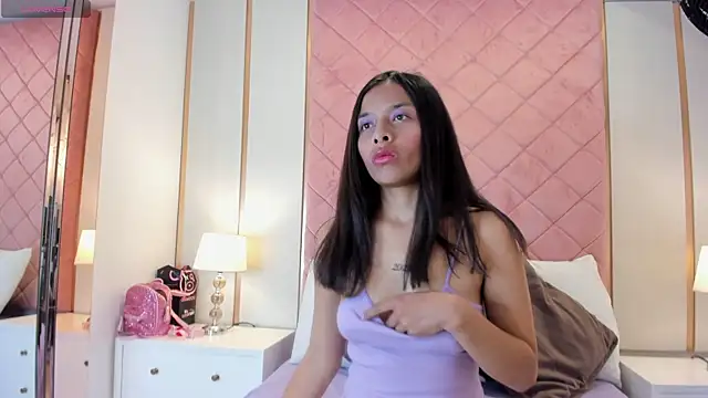 Alexa Jonees online show from April 28, 7:40 pm