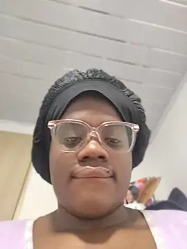 YourLiaa  online show from March 16, 5:44 am