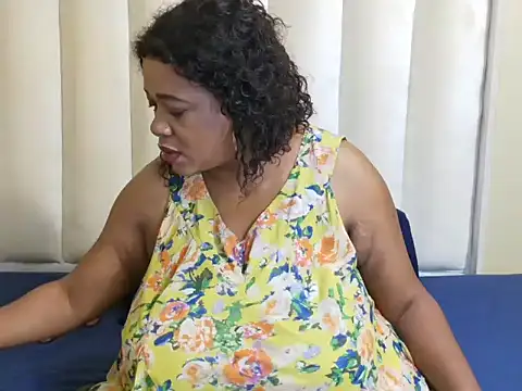 BUSTYQUEENK online show from March 12, 9:17 pm