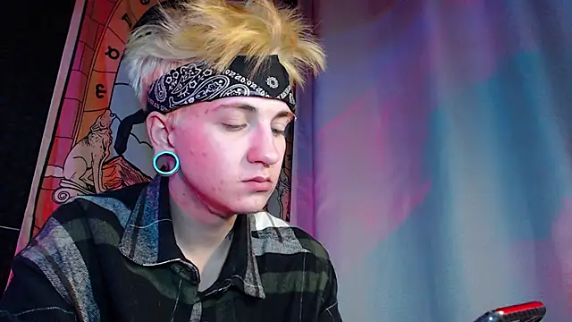 ray-taylorrr online show from March 17, 2:43 pm