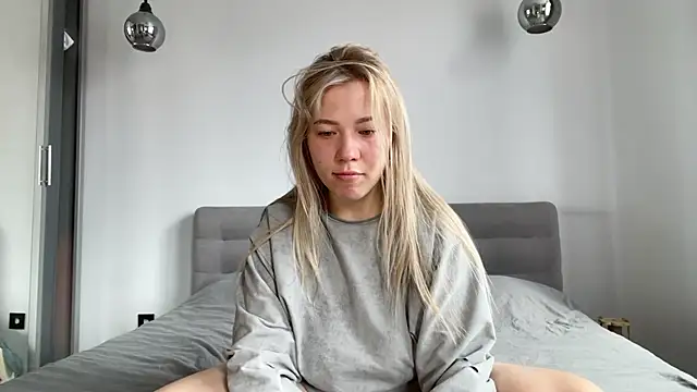 alyrasun online show from July 26, 9:39 am