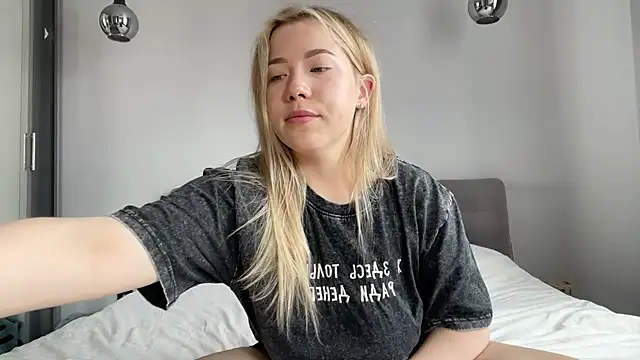 alyrasun online show from July 31, 9:43 am
