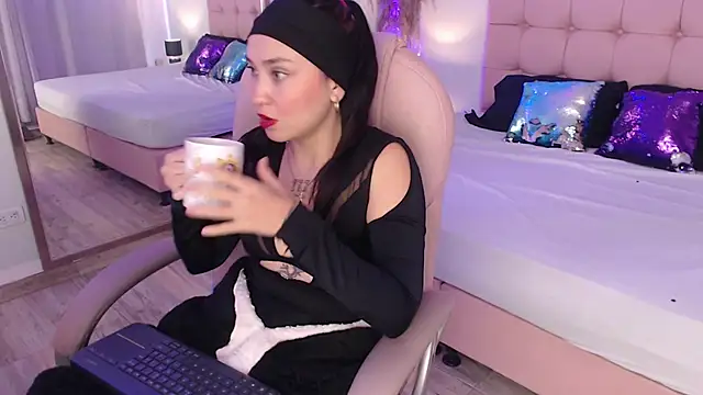 EILIIN07 online show from March 17, 1:15 pm