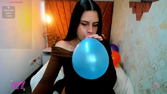 Zoe  Taylor   online show from May 28, 11:41 am