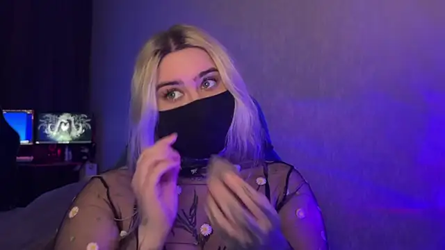 Xtoni  online show from March 18, 8:19 am