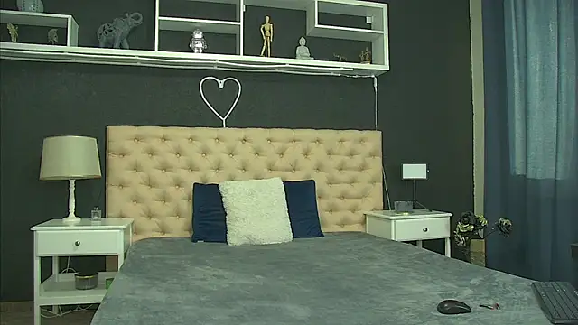 Noir Kitty online show from June 23, 4:21 am
