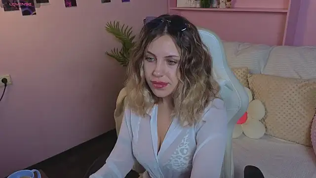  amymoore  online show from June 23, 1:36 am