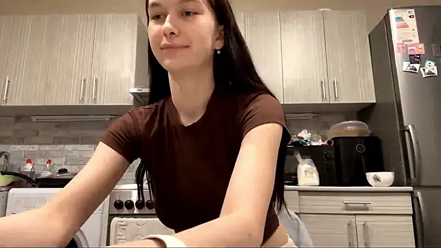 LaraDraggoo online show from March 15, 9:39 pm