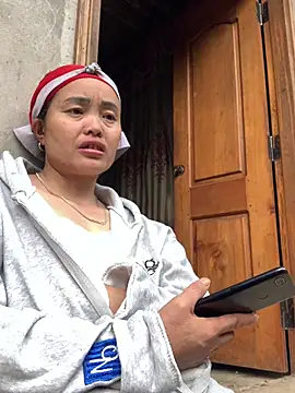 ten-girl-2k5 online show from March 14, 9:54 am