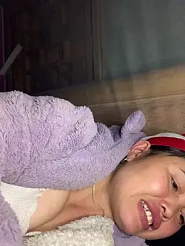 ten-girl-2k5 online show from March 12, 7:44 am