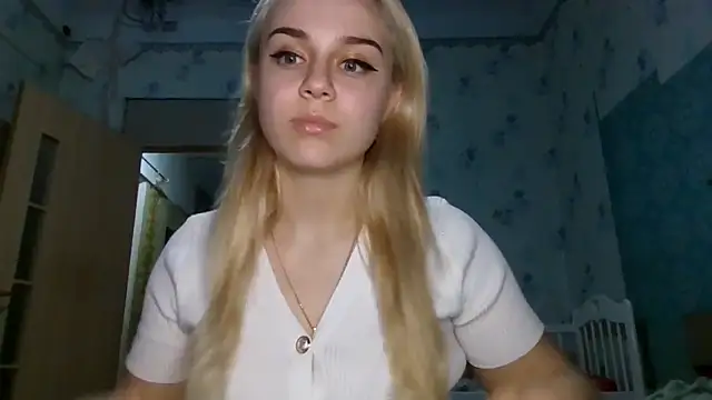 Barbie   girl online show from March 12, 3:58 pm