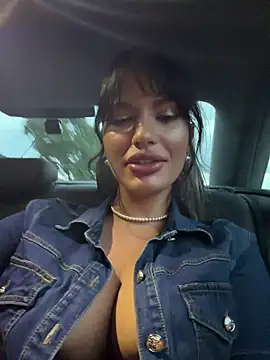 RaniaSnow online show from July 12, 6:20 pm