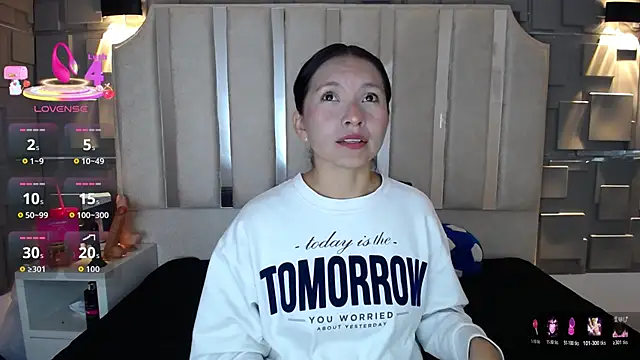 Chloe16  online show from May 2, 7:06 pm