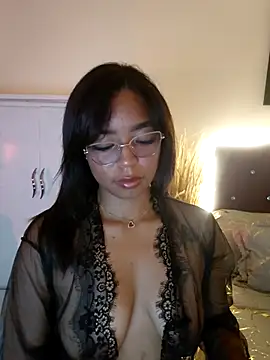 nathyjonees online show from April 21, 5:58 am