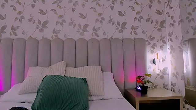 sashadelgado online show from March 14, 3:24 pm