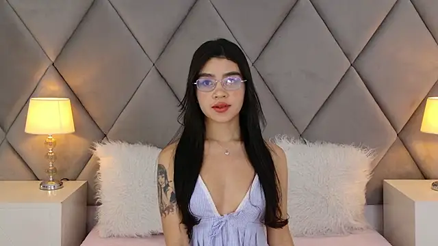 OliviaDiaz online show from April 30, 8:14 pm