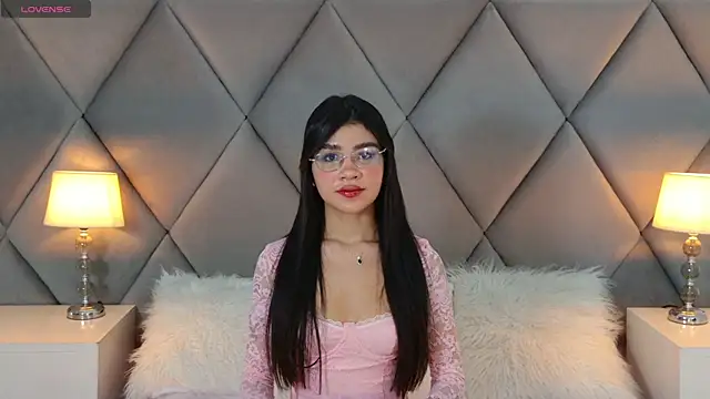 OliviaDiaz online show from July 9, 8:11 pm