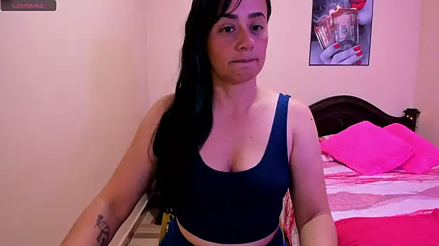 sara florez12 online show from April 30, 10:42 am