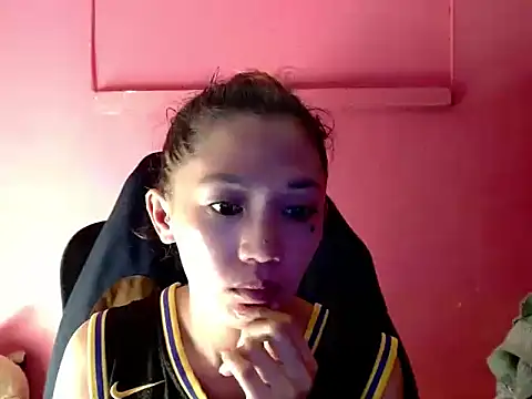 mia slut0810 online show from March 7, 6:31 am