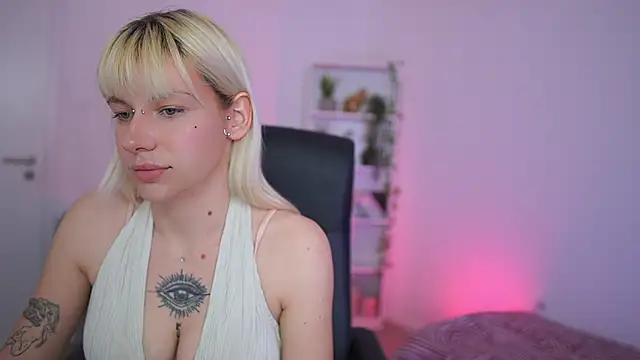 NadiaTiger18 online show from March 16, 7:18 pm