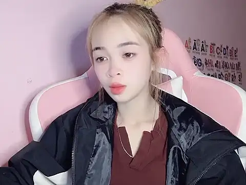 Odile068 online show from March 12, 4:42 pm