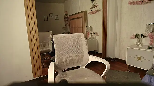 Madii  online show from March 11, 12:31 pm