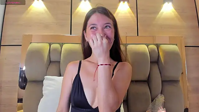 leyla palmer online show from March 14, 7:26 pm